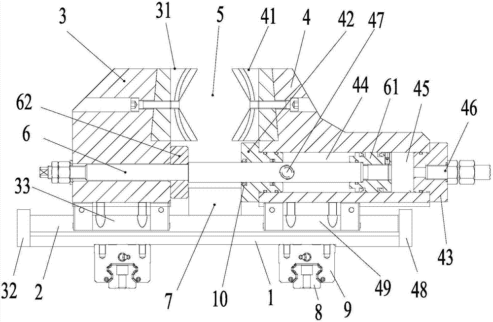 Self-centering clamping device for shaft tube parts