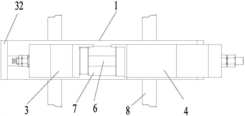 Self-centering clamping device for shaft tube parts