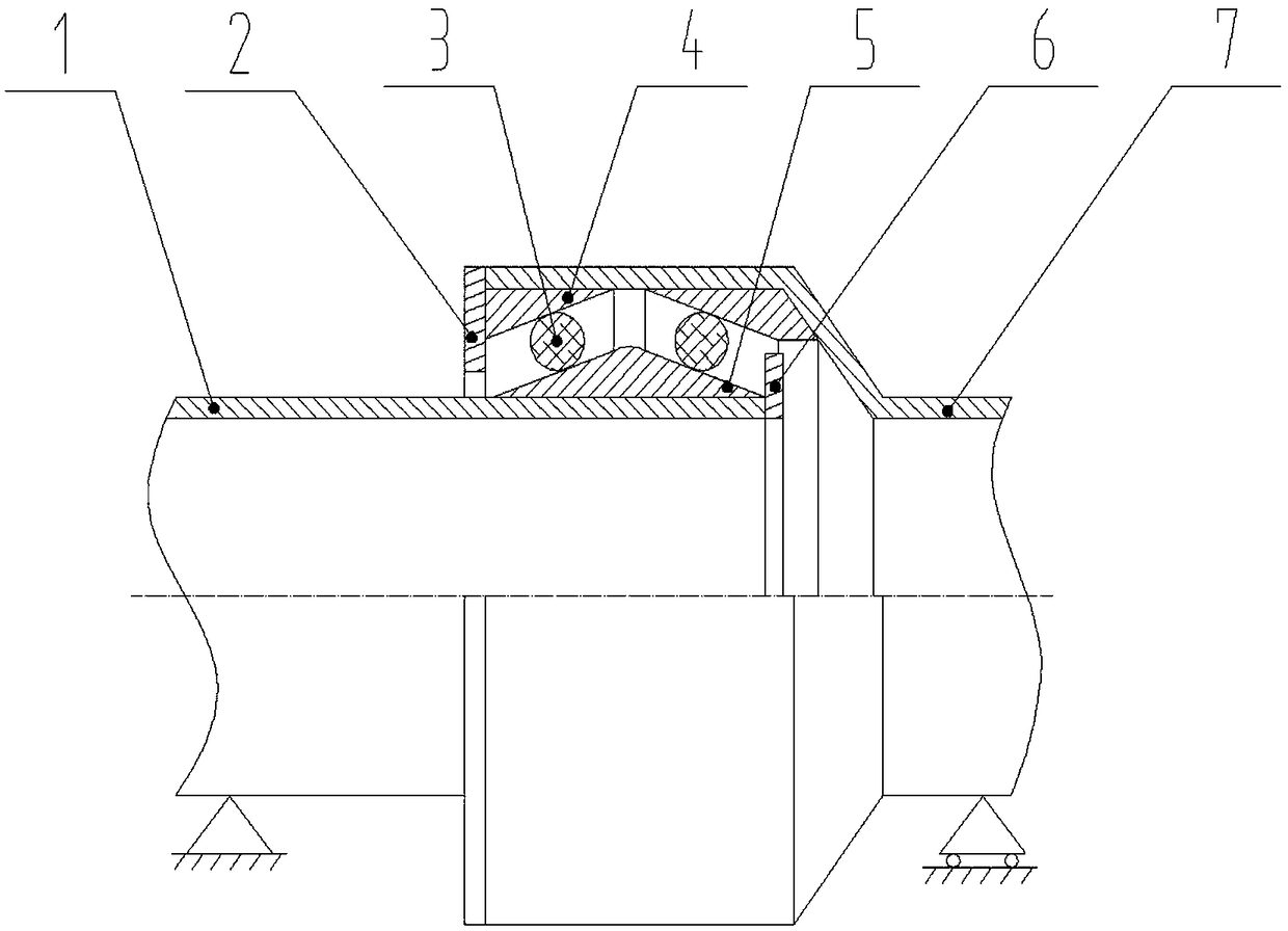 Telescopic compensation interface for vacuum transportation pipeline