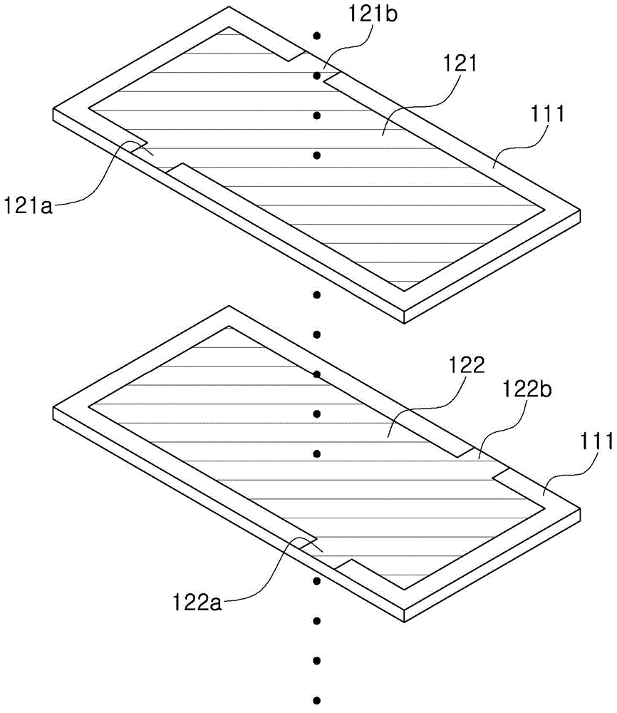 Multilayer ceramic electronic component and board having the same mounted thereon