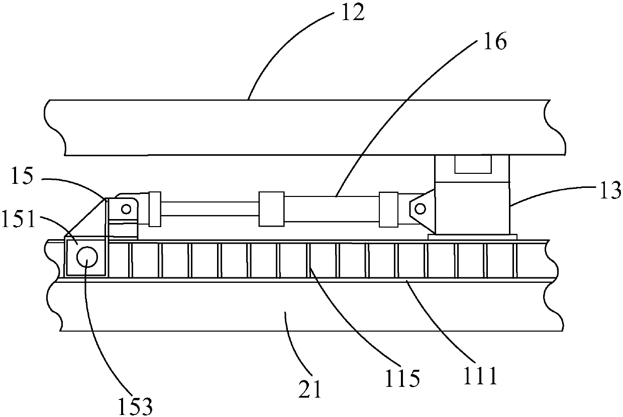 Hanging basket travelling system and working method thereof