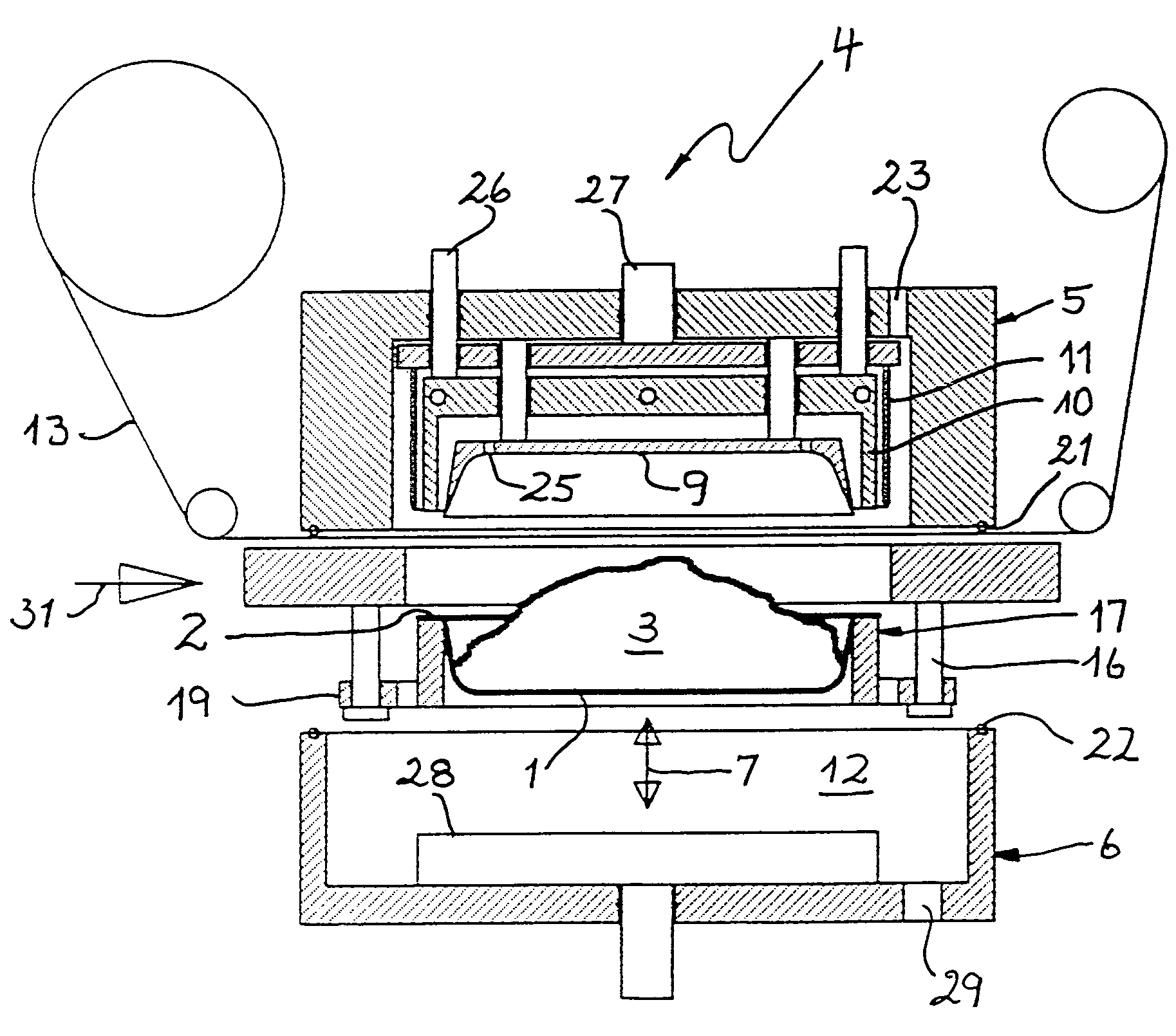 Method and packaging machine for packaging a product arranged in a tray
