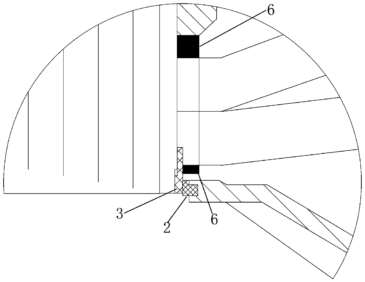 Rotor sealing structure of locomotive permanent magnet synchronous traction motor