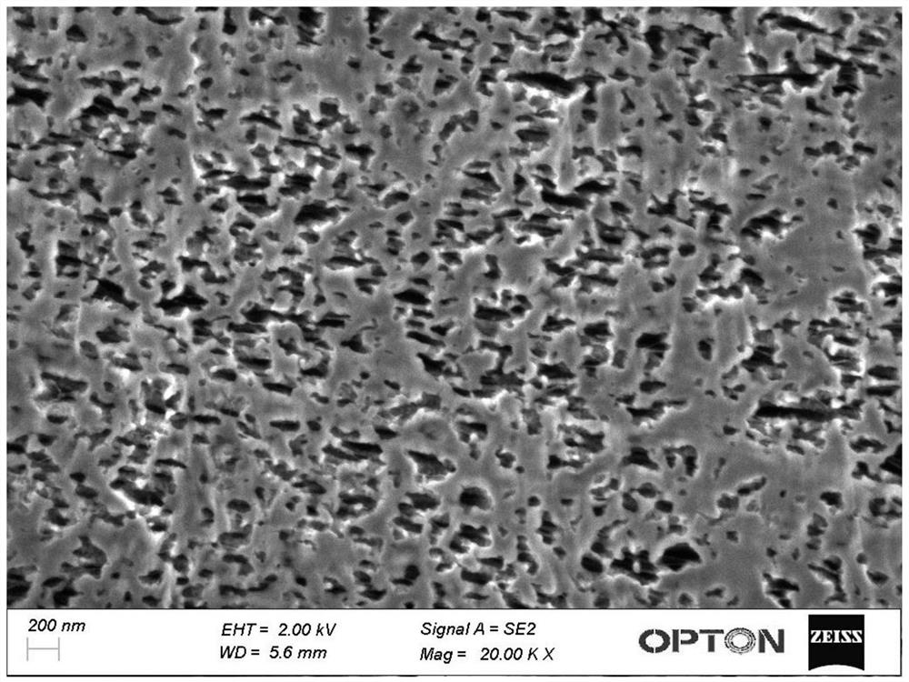 PE breathable film with high strength and high barrier filtering performance and composite fabric prepared from PE breathable film