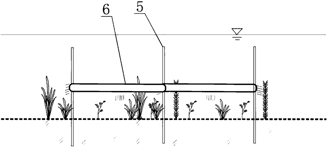 Low transparency water submersible vegetation light-filling device and method