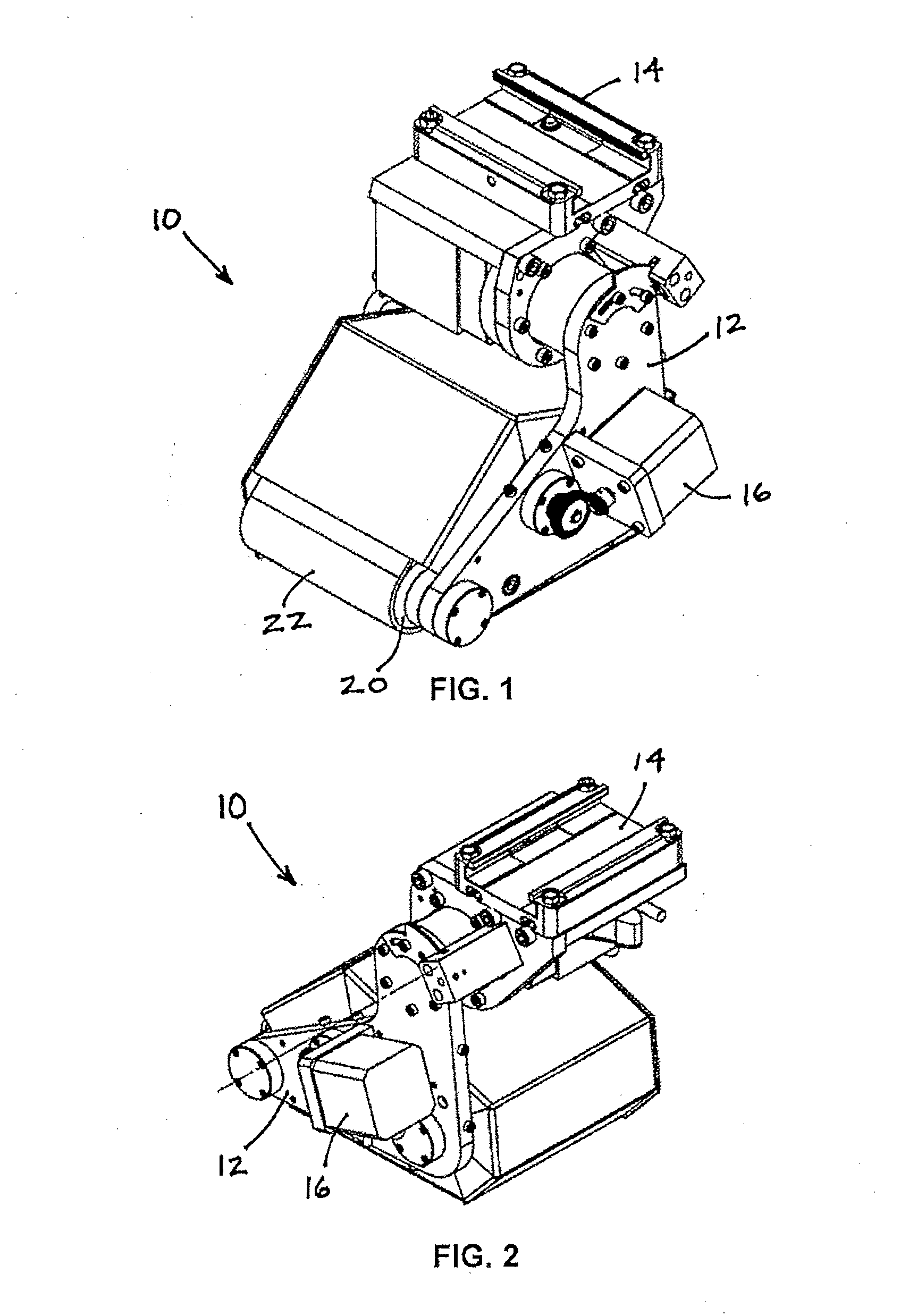 Apparatus, assembly and method for dry cleaning a flexographic printing plate carried on a plate cylinder that includes optimized cleaning functionalities