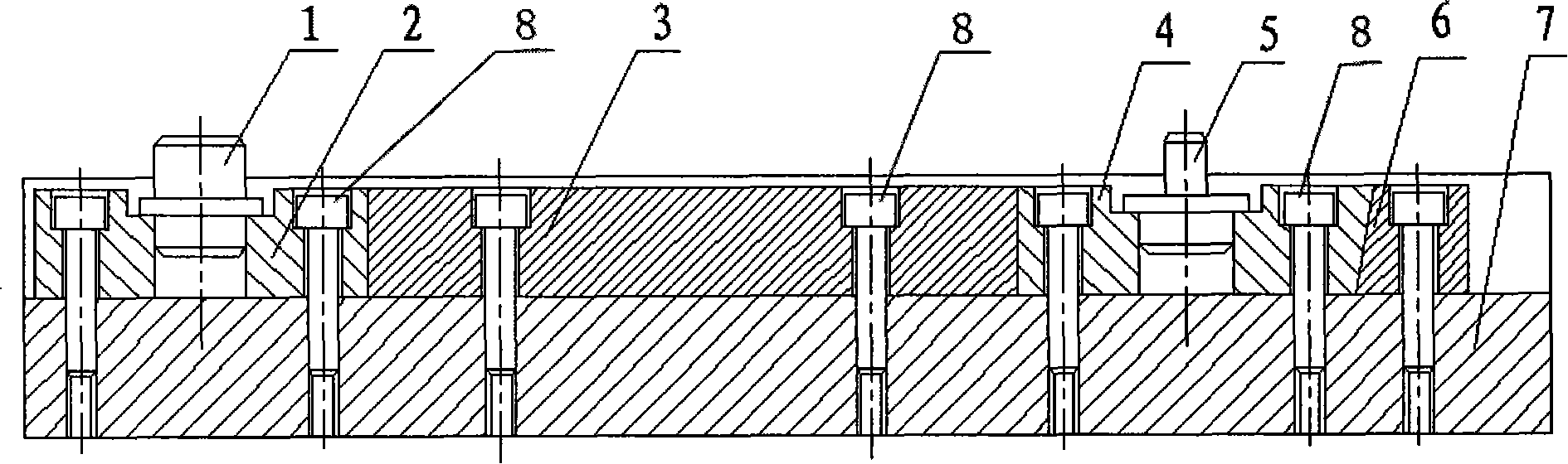 Clamp with one surface and two pins and manufacture method thereof