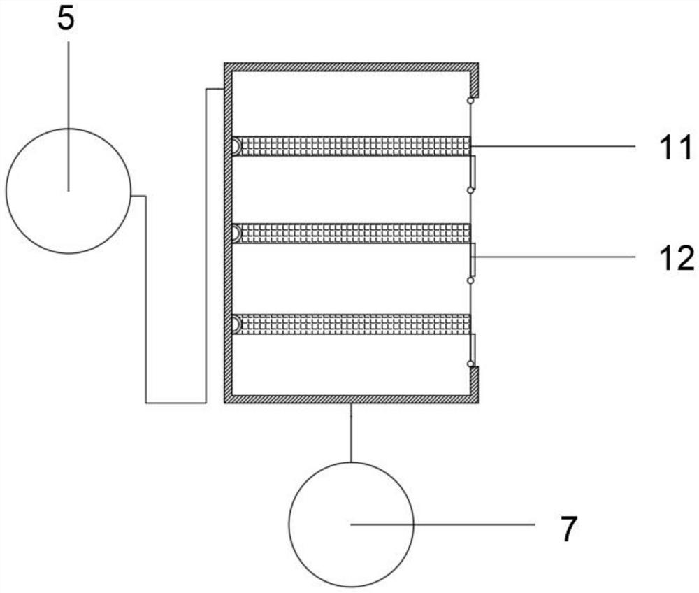 Segmented cleaning type drainage device for road