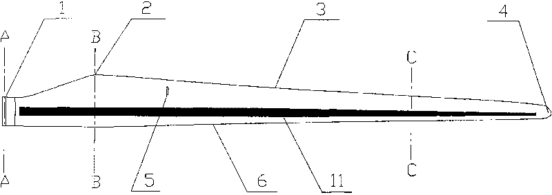 Wind turbine blade for large-scale wind generating set, and molding method thereof
