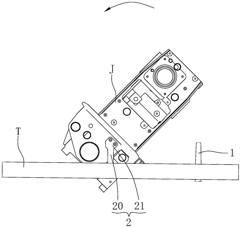 Safety protection device and method for tilting operation of machine head of sewing machine