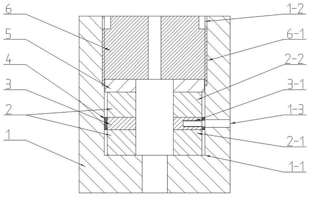 Torsional wave ultrasonic vibrator for metal microwire drawing