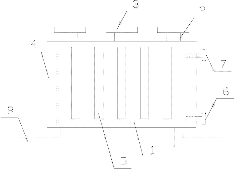 Hydraulic oil tank for mulch applicator