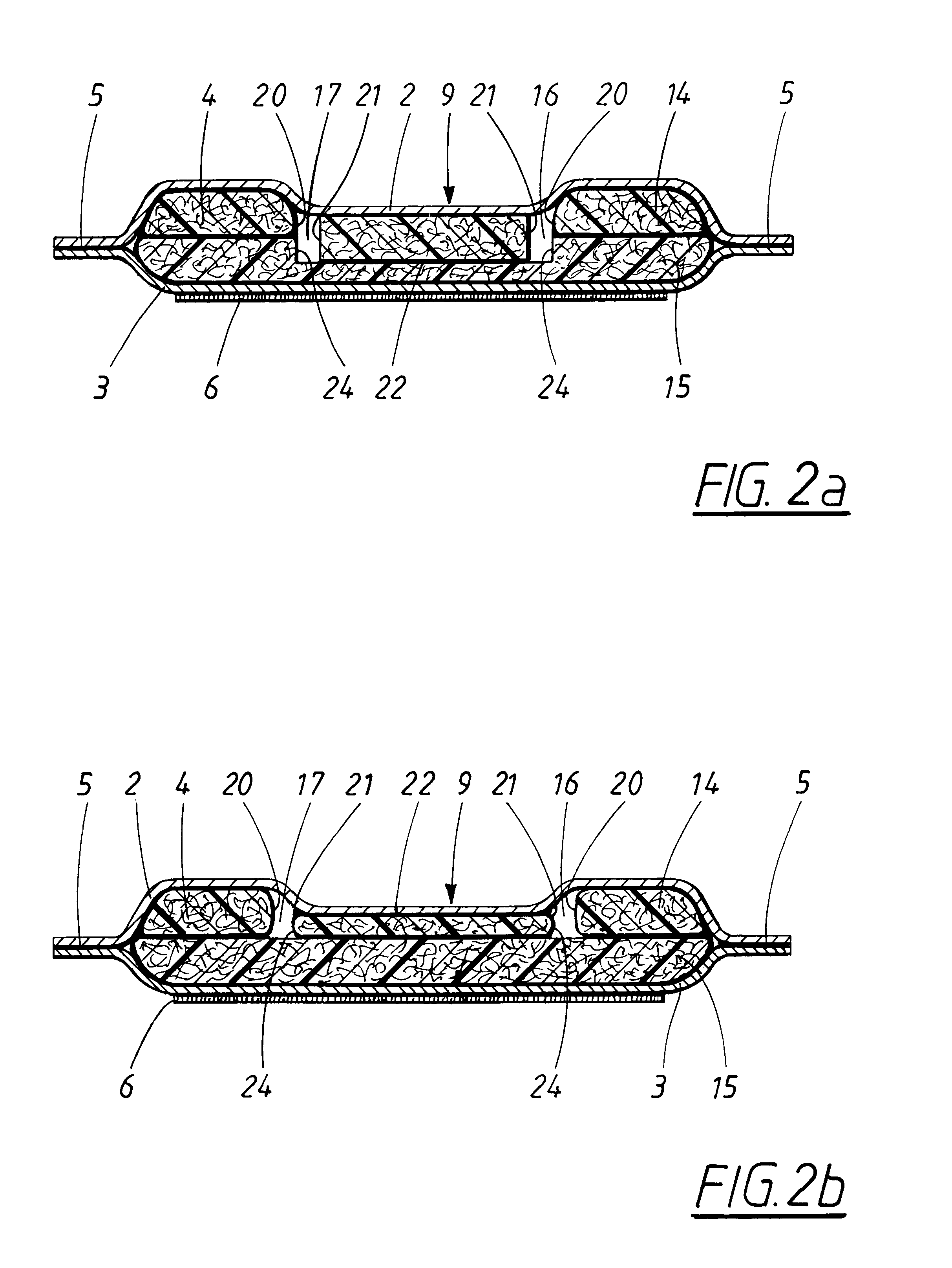 Absorbent product with improved instantaneous liquid adsorption, and improved fit