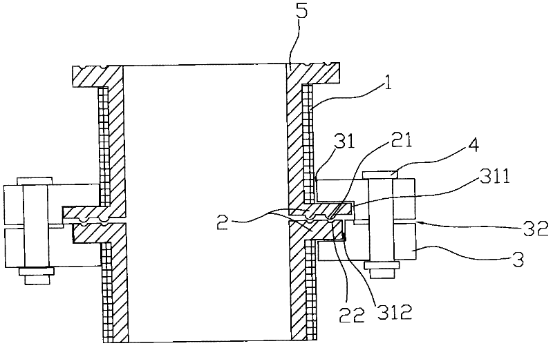 Concave-convex annular spacing sealing structure with flanges