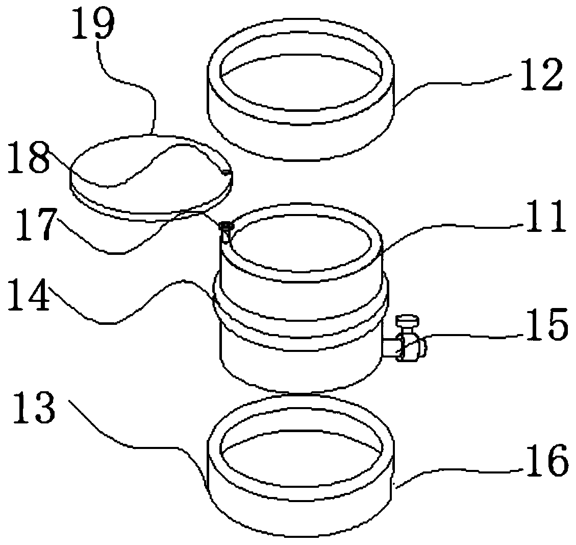 Metallic solution transfer device