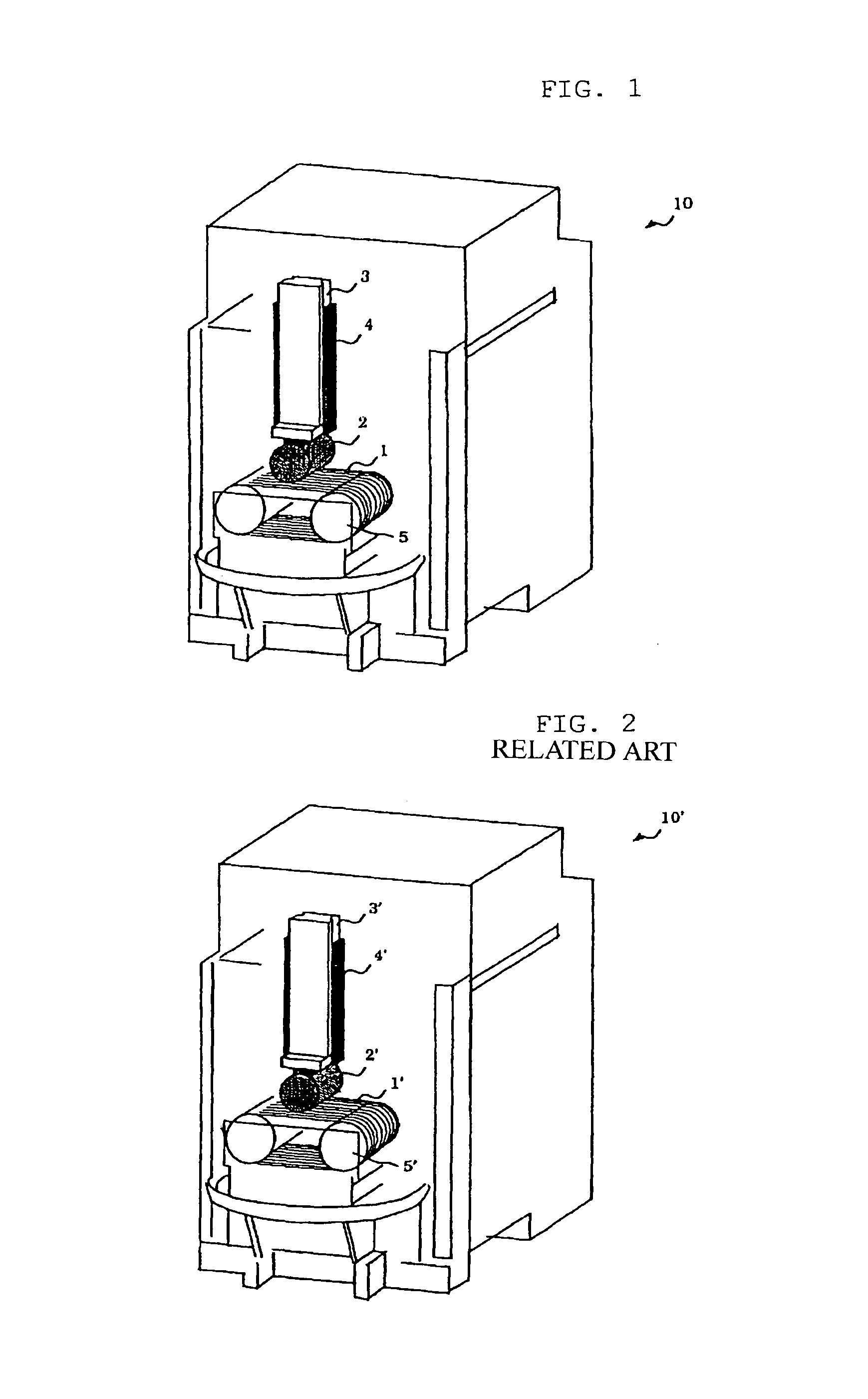 Method of improving nanotopography of surface of wafer and wire saw apparatus