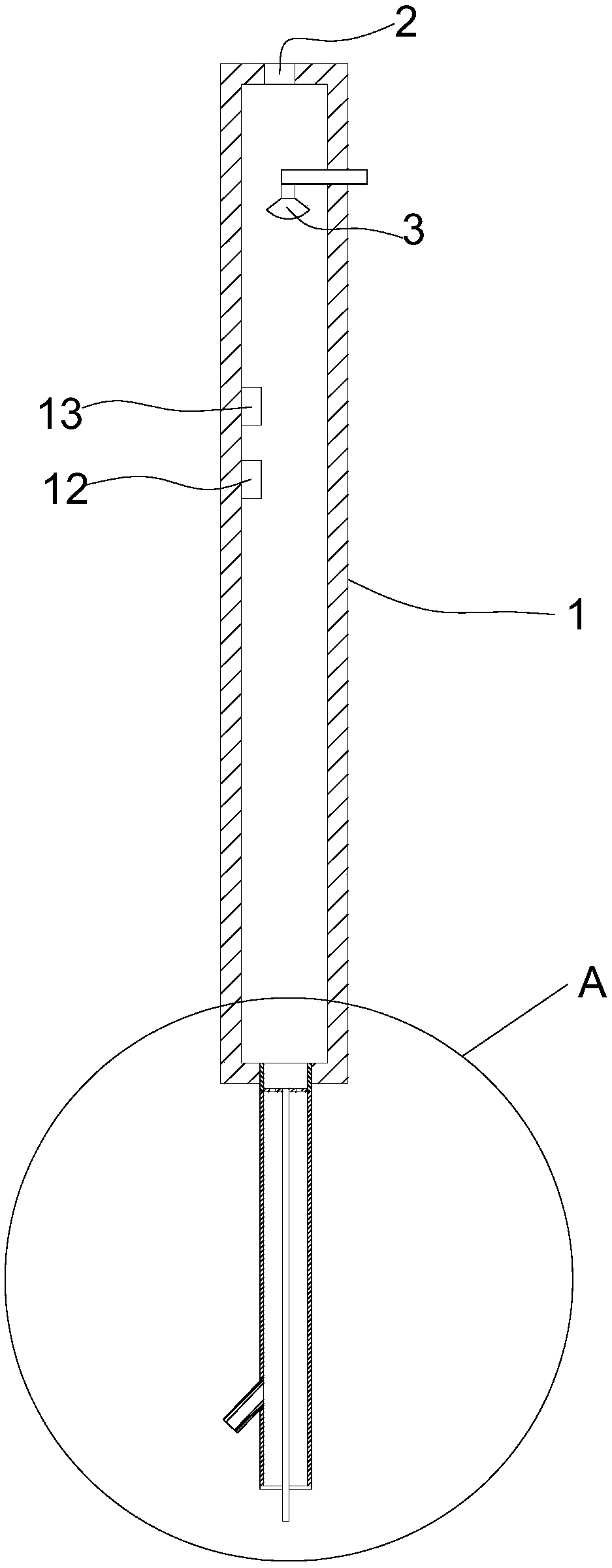 Vertical continuous production equipment for phosphorus pentafluoride