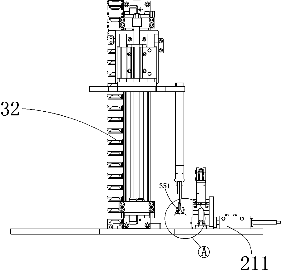 Material clamping mechanism of automatic charging device