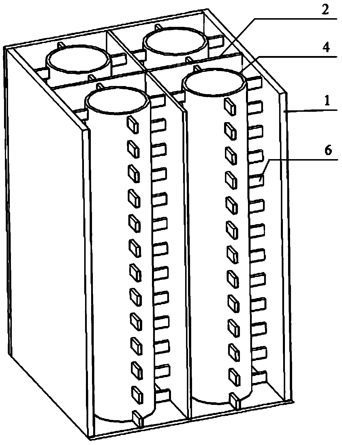 Combined column formed by embedding round steel tubes filled with recycled concrete in multiple-cavity steel pipe filled with concrete and provided with batten plates