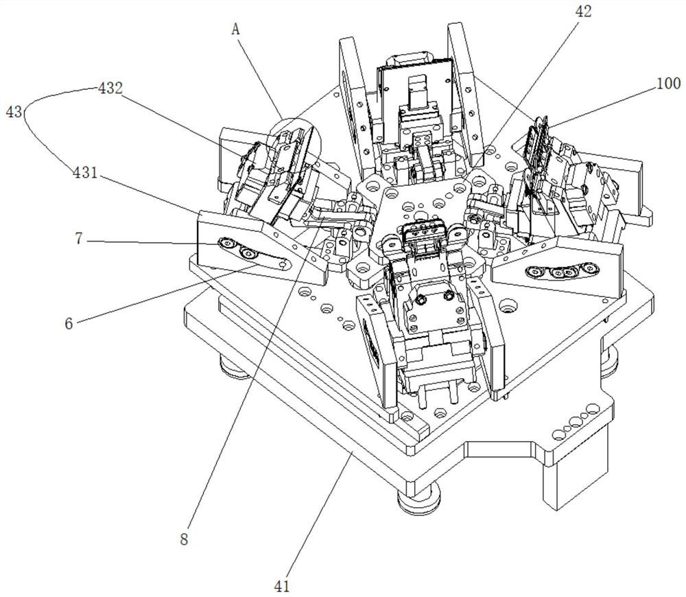 Safety helmet assembling equipment and assembling method thereof