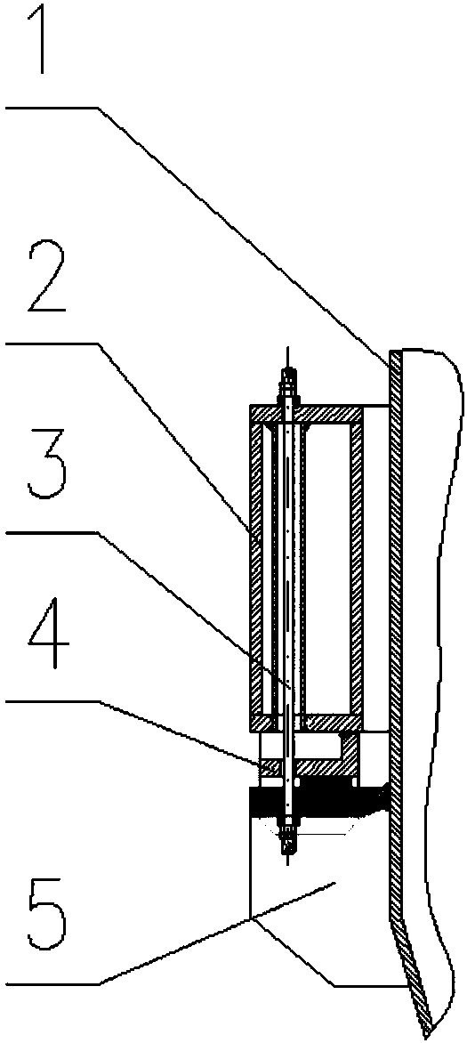 Connecting device and optimized arrangement for space overturning container