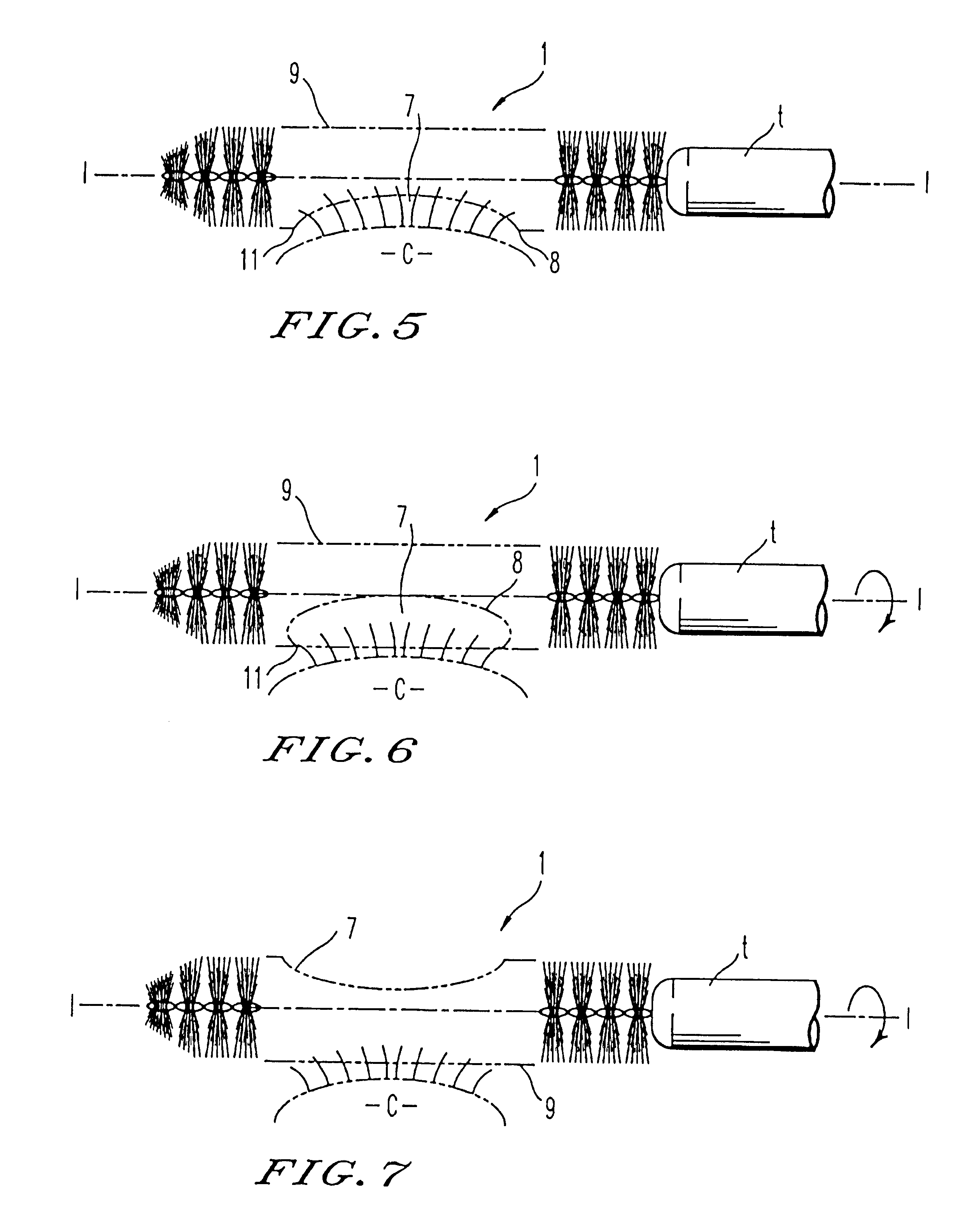 Progressive brush for applying a cosmetic product