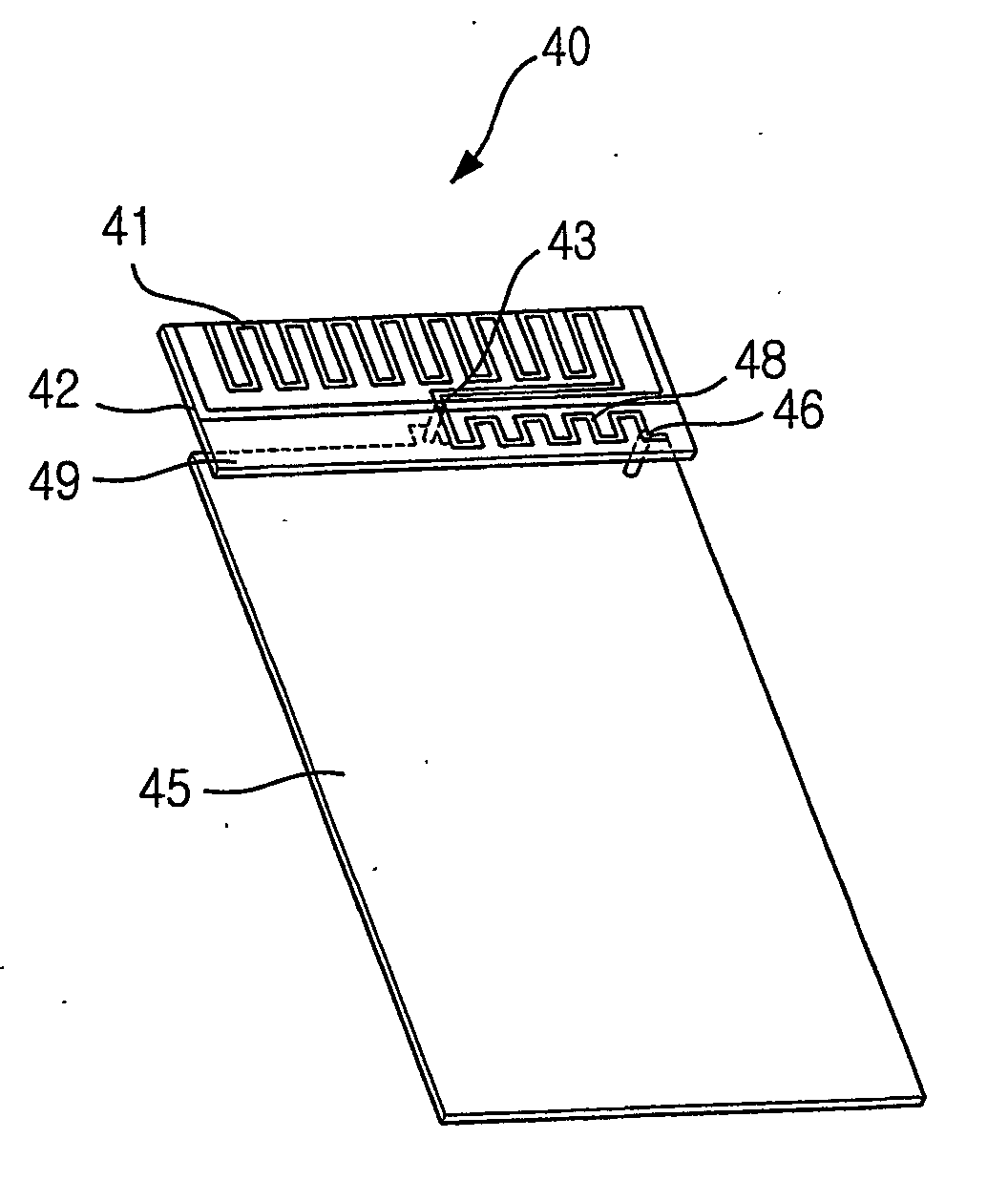 Built-in antenna having center feeding structure for wireless terminal