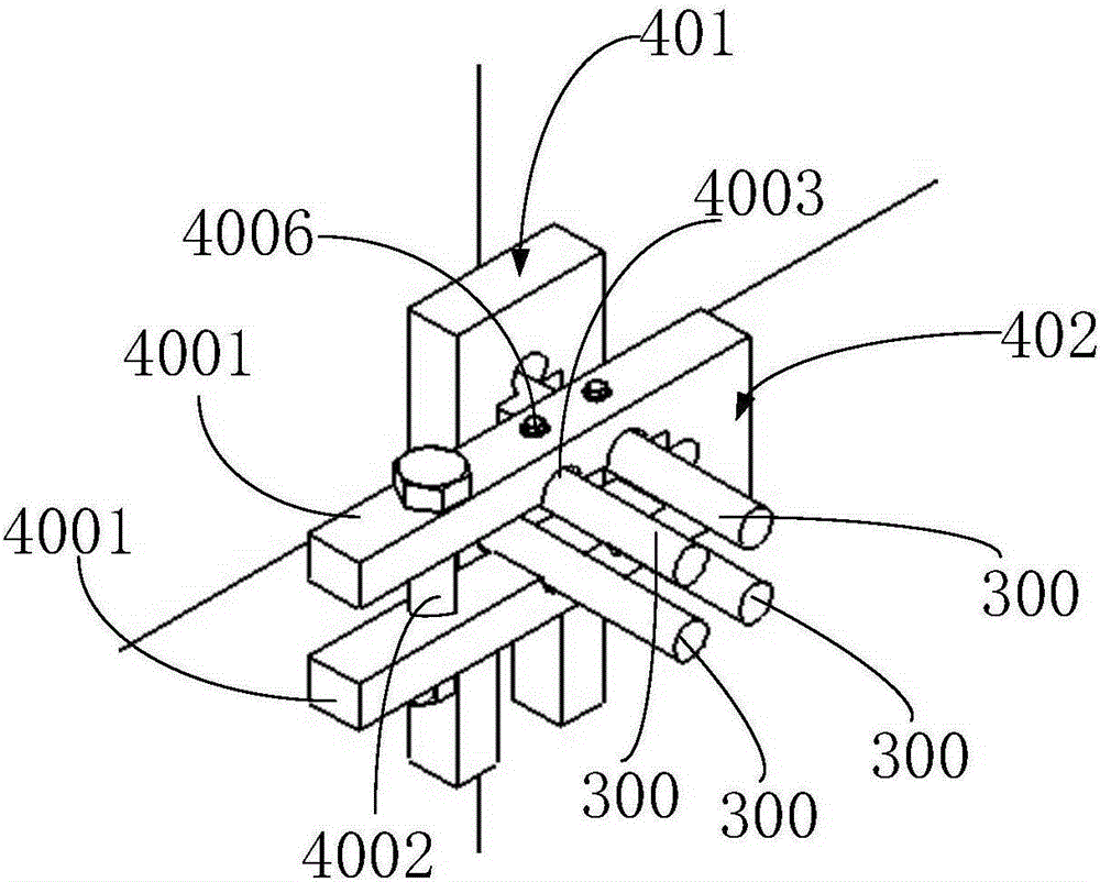 A splicing screen and display device