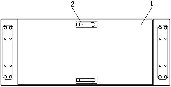 Side-pull door sealing structure in base station antenna