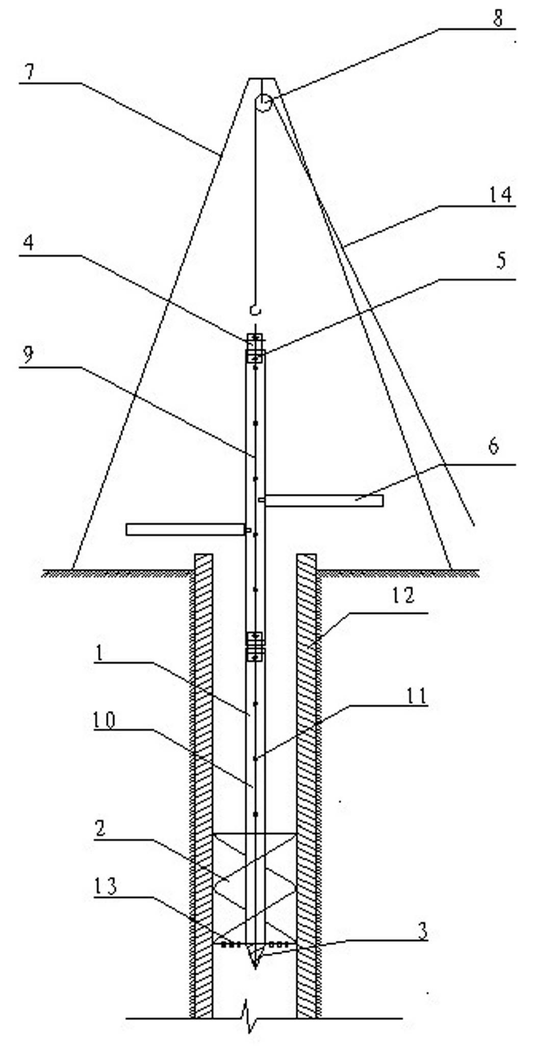 Simple manual spiral earth fetching device for reinforcing pile core of pre-stressed pipe pile