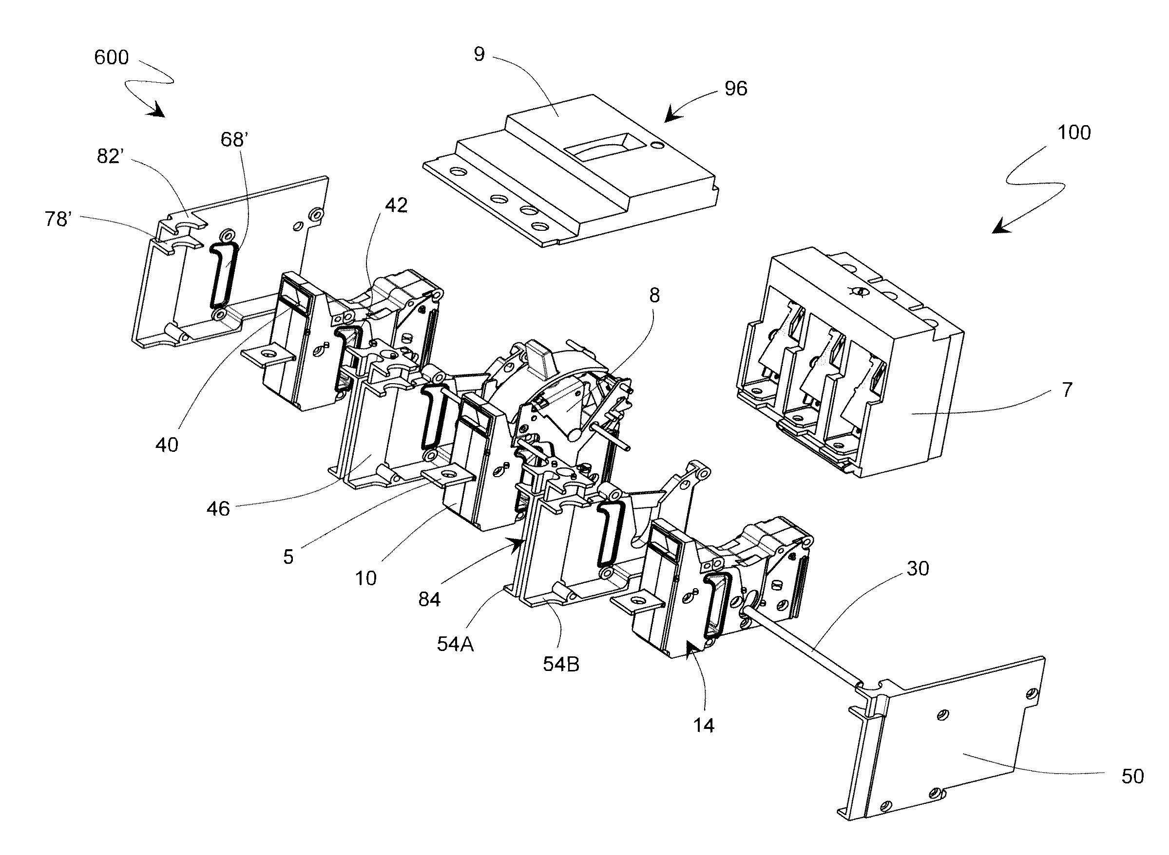 Assembly of a Multipole Switchgear Device With Double Enclosure and Circuit Breaker Comprising the Same