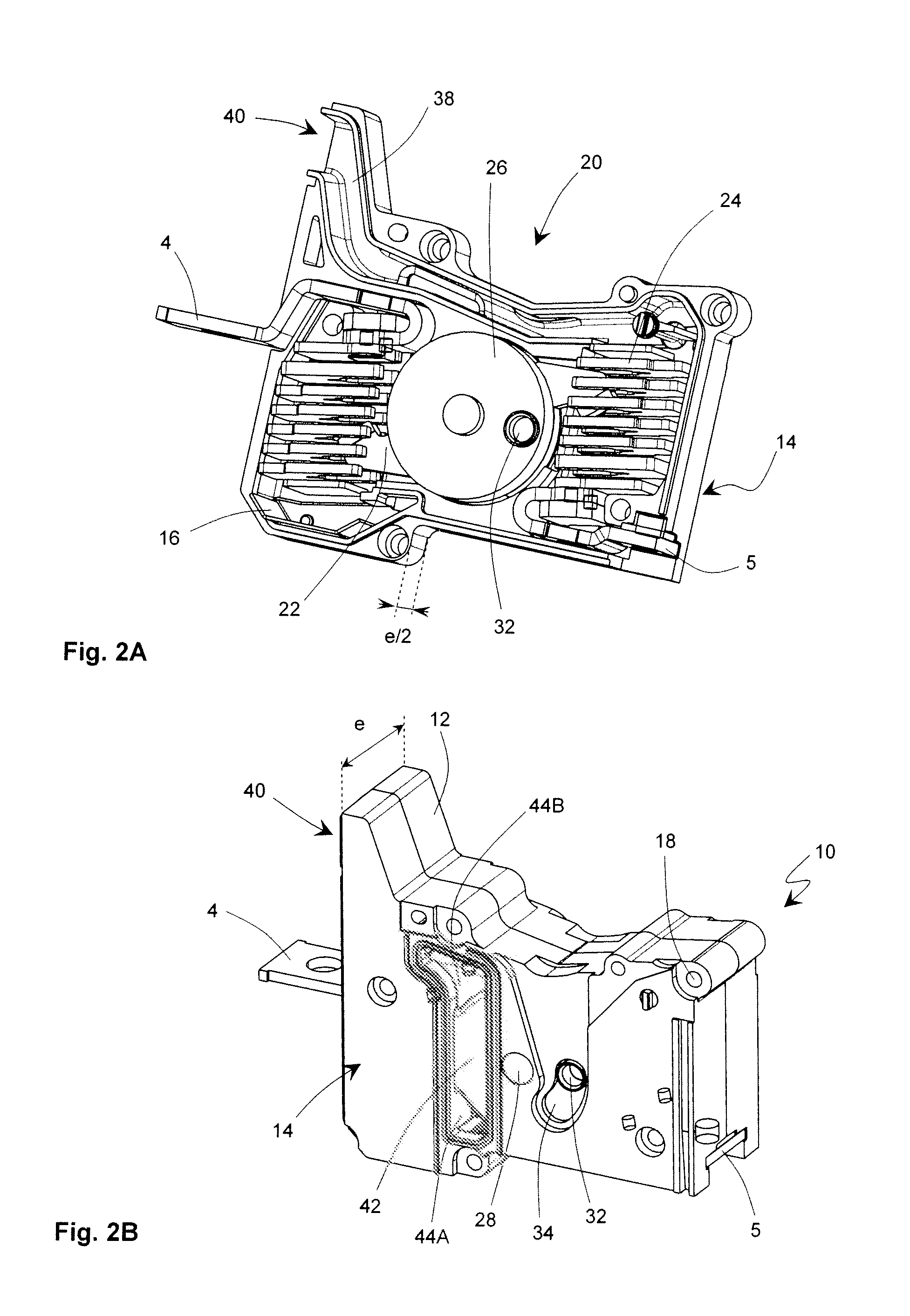Assembly of a Multipole Switchgear Device With Double Enclosure and Circuit Breaker Comprising the Same