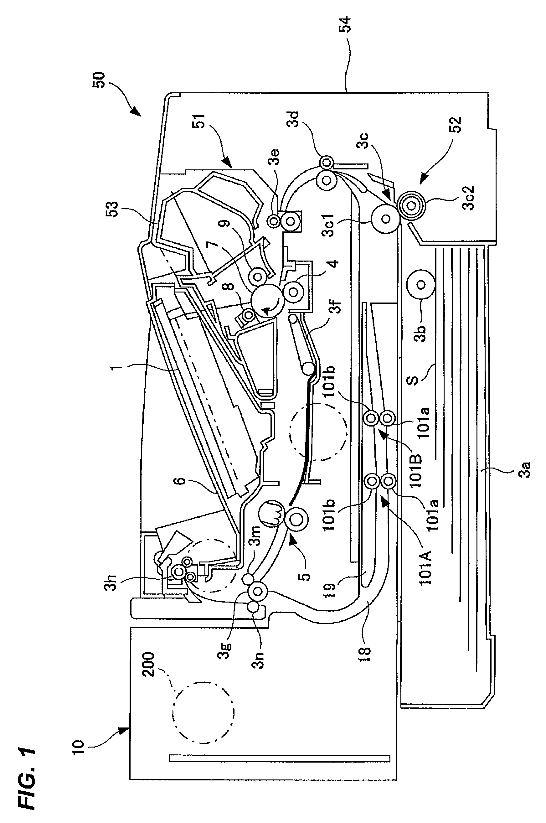 Sheet conveying apparatus with inclined surface against which the sheet abuts and image forming apparatus having same