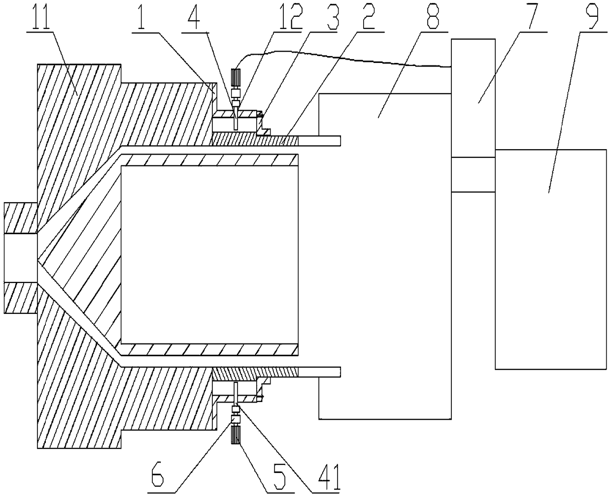 Clearance adjusting device and method of mouth mold and core mold