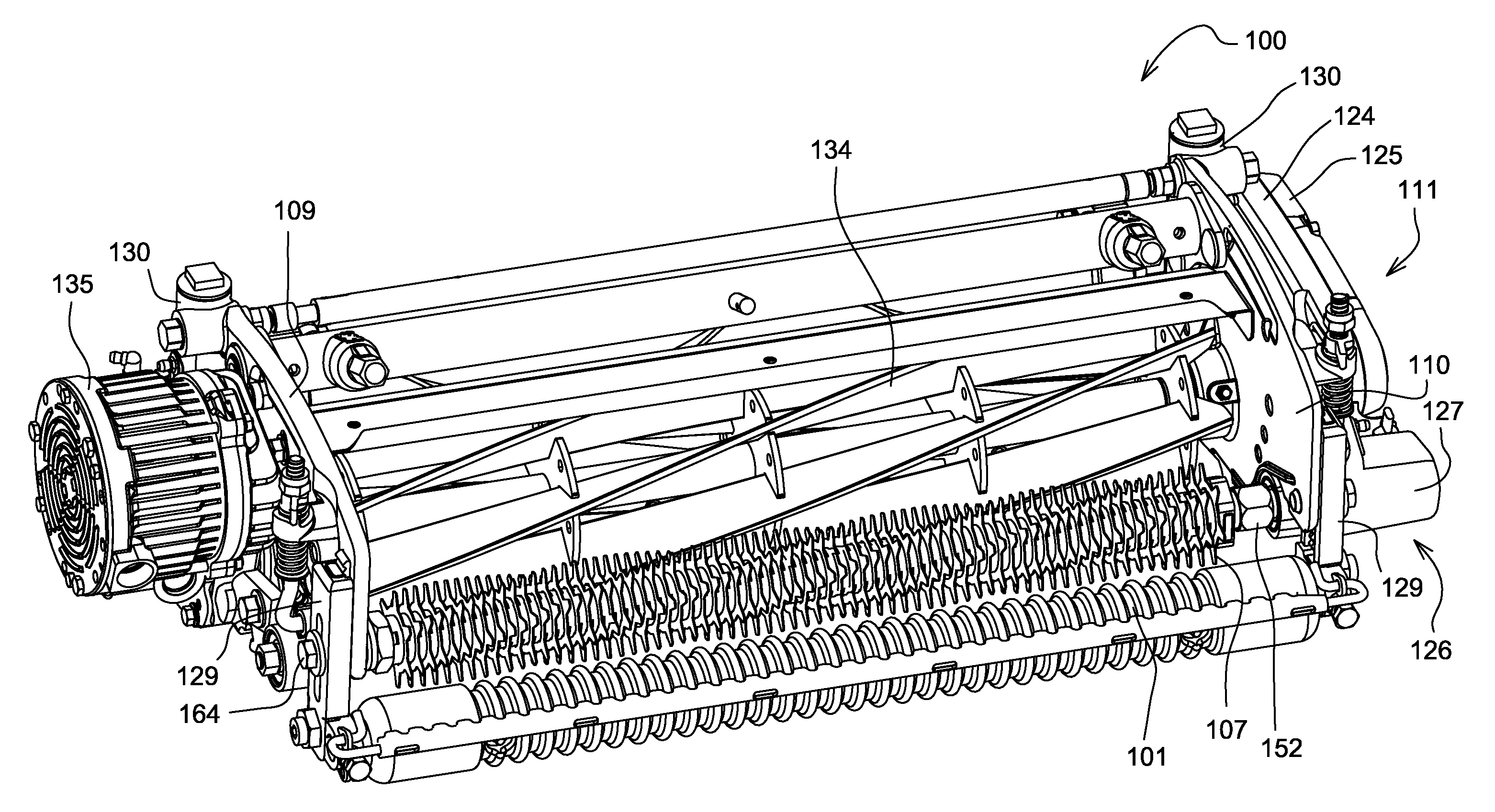 Auxiliary drive shaft connection on reel mower cutting unit