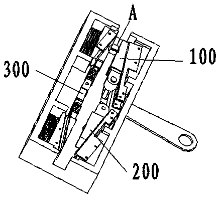 Two-way safety gear for elevator and elevator device thereof