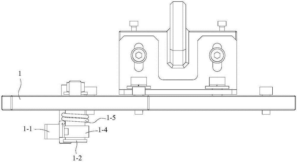 Lifting base capable of being fixed freely