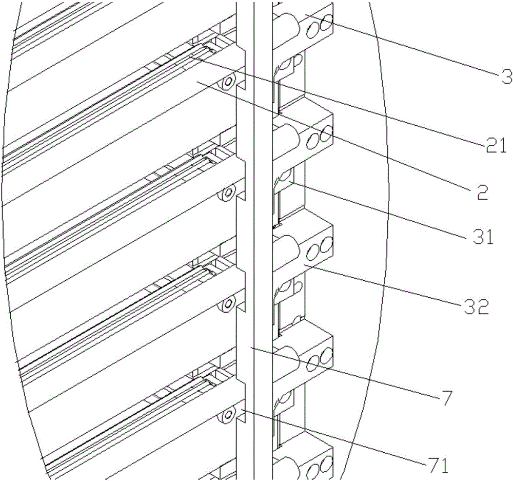 Vacuum packaging device