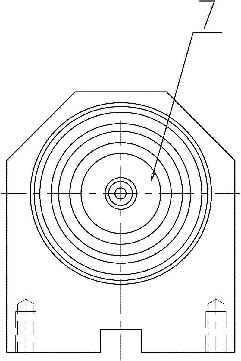 Tool and method for processing bearing pedestal by using lathe