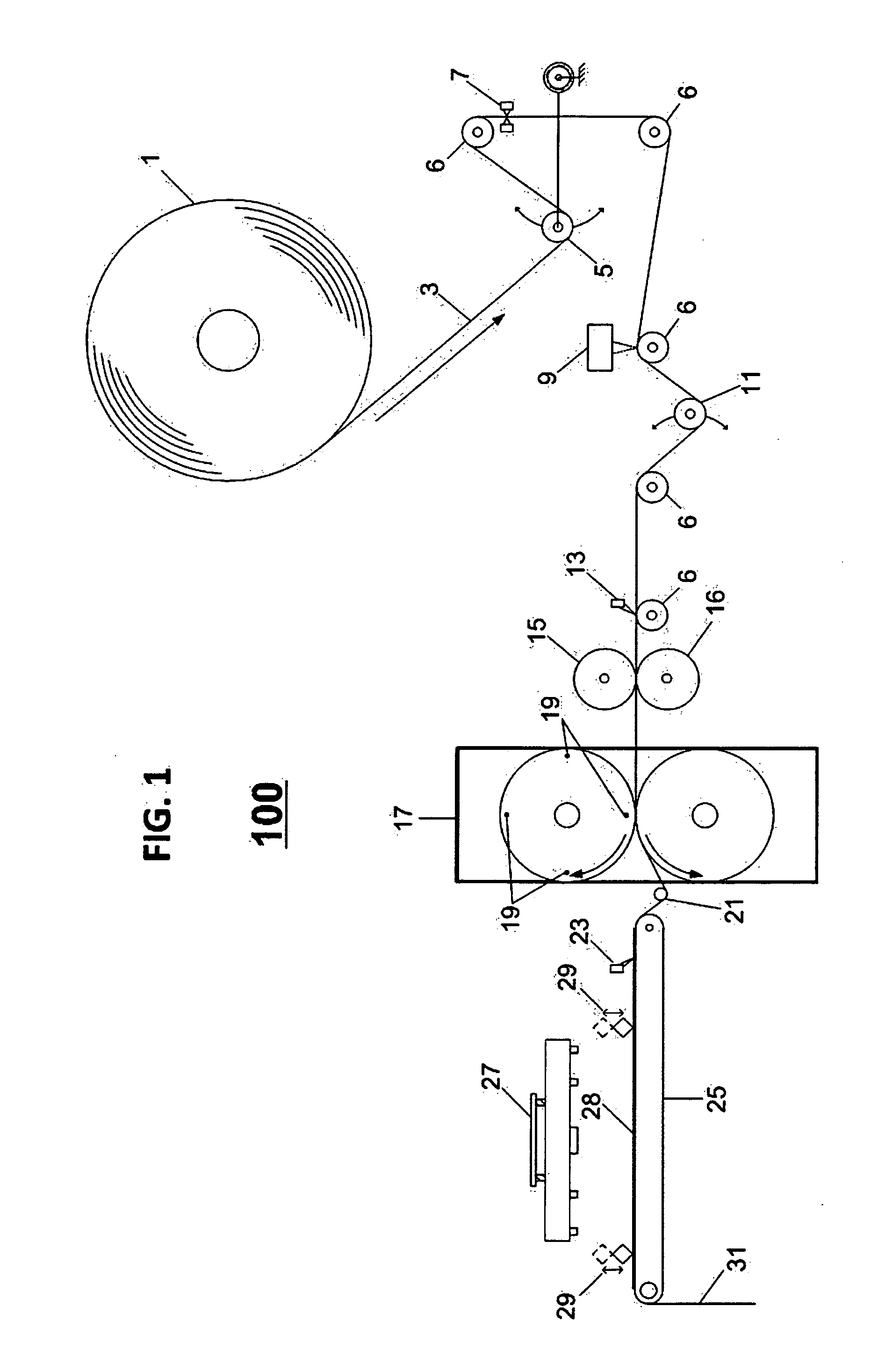 Apparatus and process for in-mold labeling