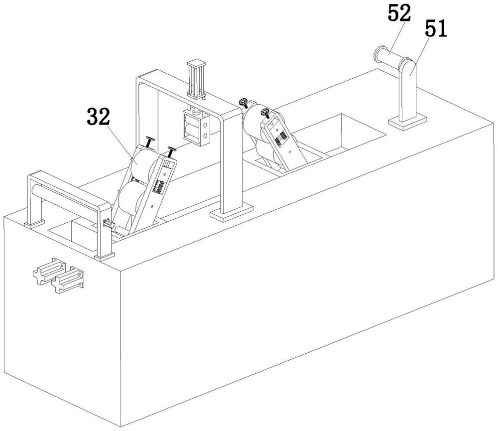 A tension detection device for spinning production and processing