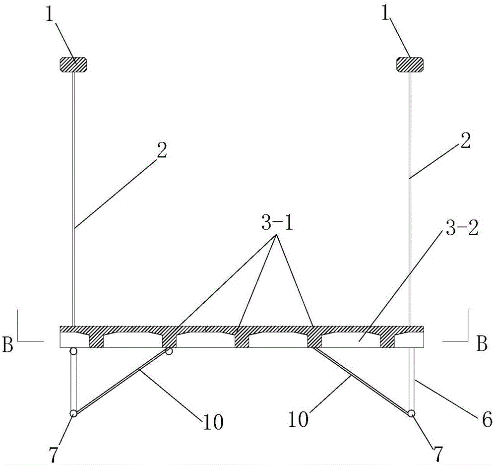 Self-balancing bridge with combined arch bridge and suspension bridge and construction method thereof
