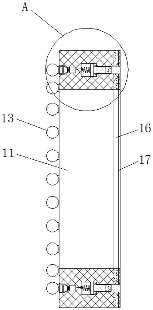 A CT radiographic film observation device based on magnet adsorption