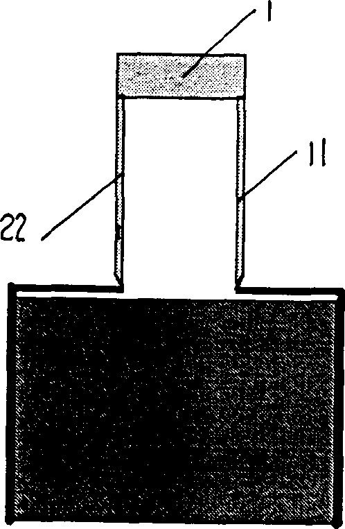 Method for measuring polymer-base foam material linear expansion coefficient by displacement sensor