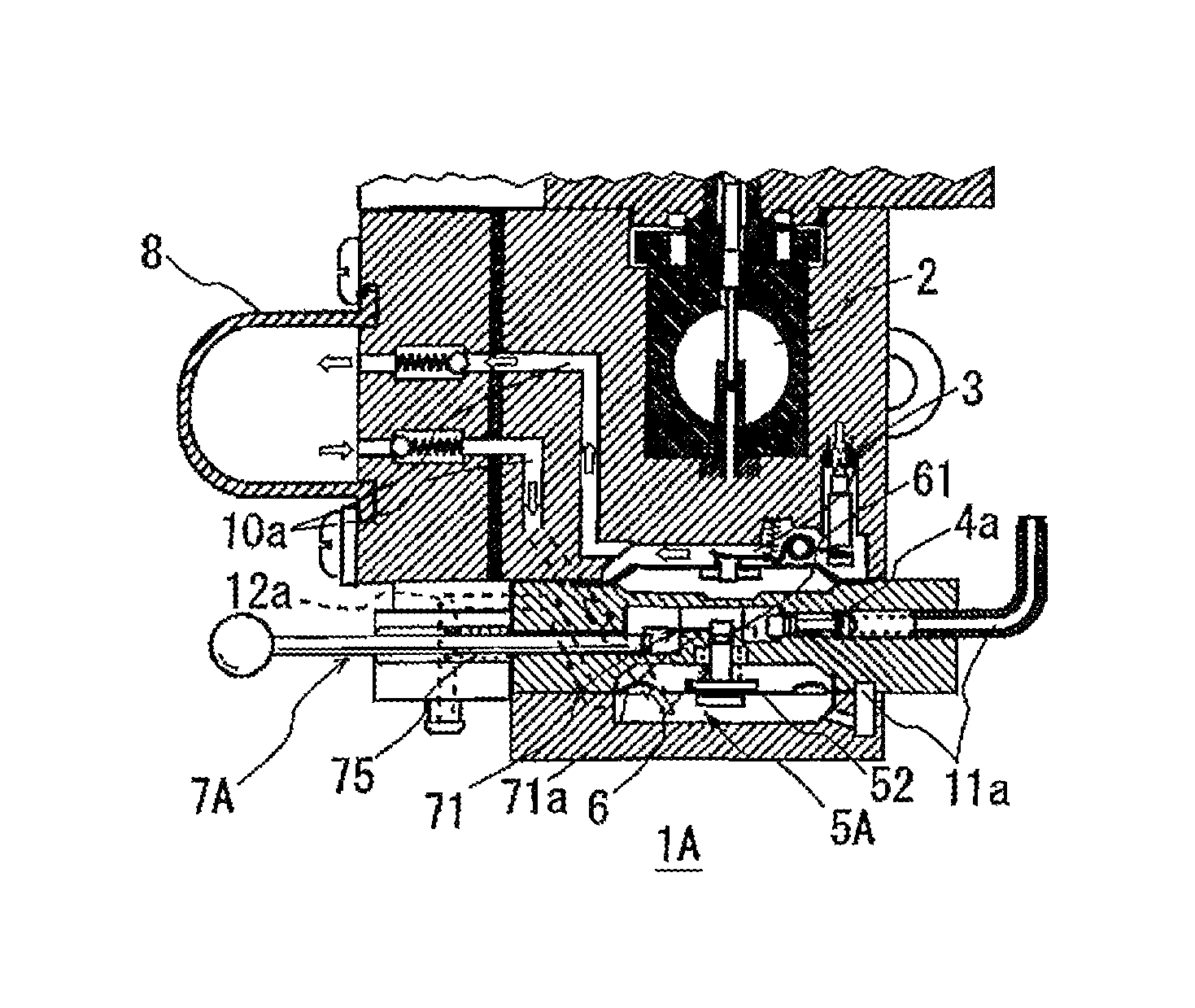 Starting device and carburetor supplying fixed amount of fuel