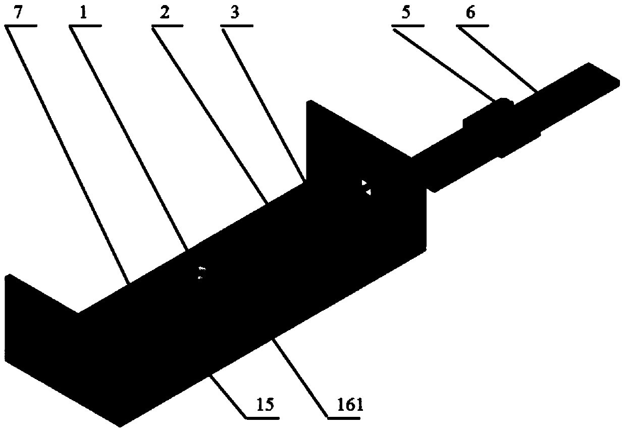 Sinusoidal phase modulation type laser self-mixing interferometer and measuring method thereof