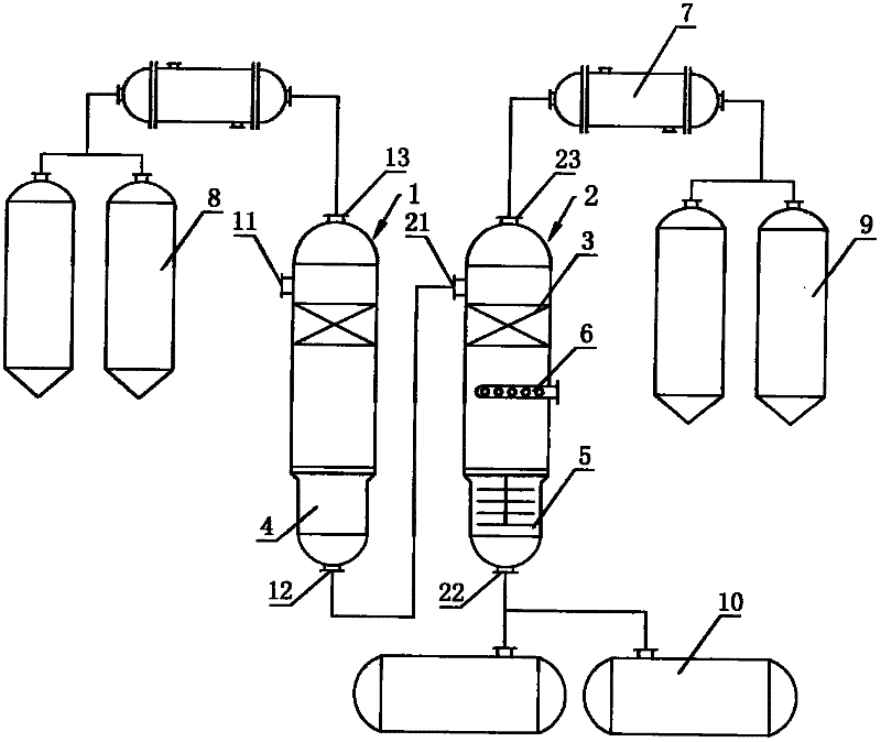 Continuous alcohol-removing device and alcohol-removing method of di-sec-octyl phthalate