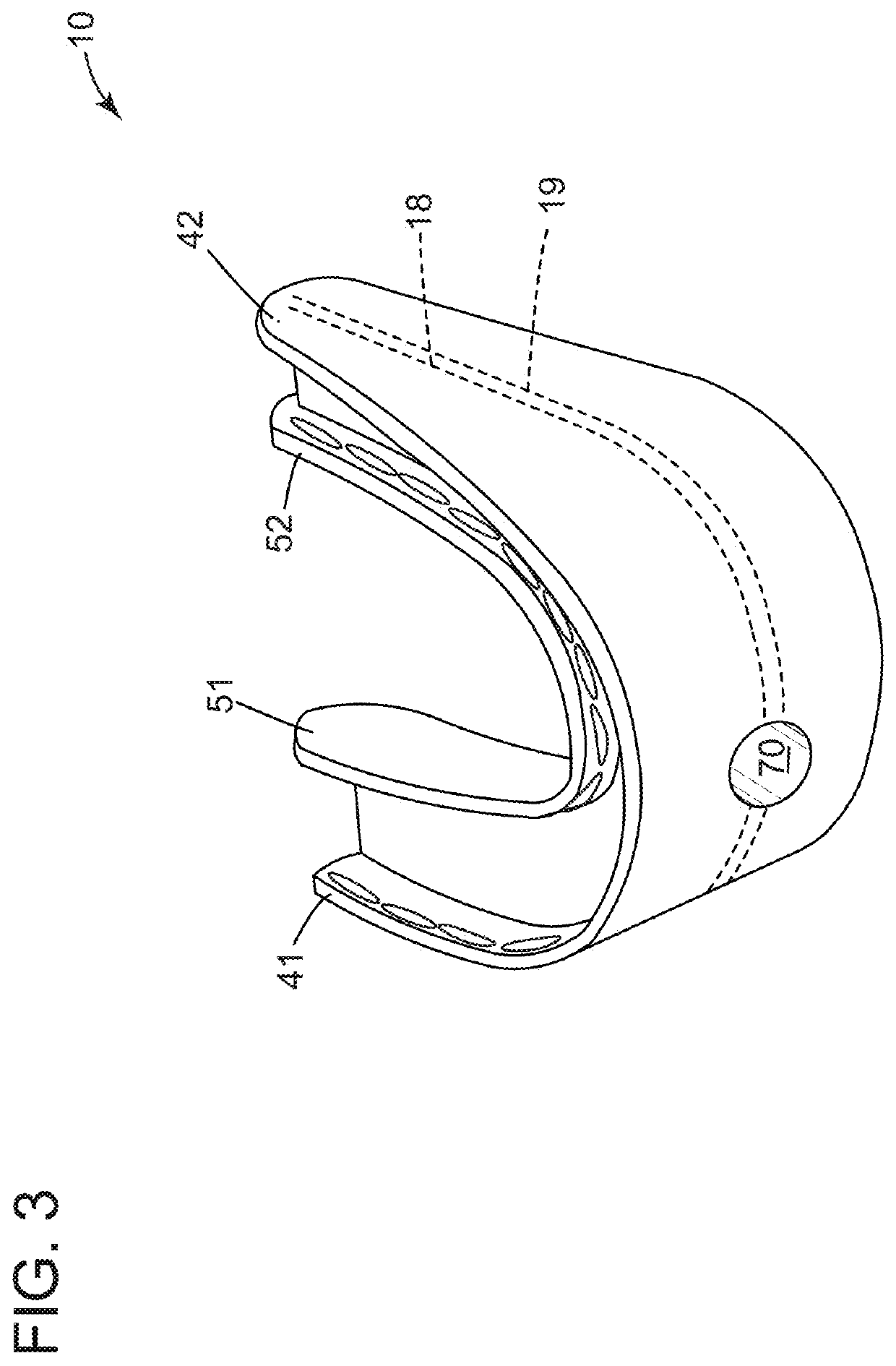 Hand-held mouthpiece for cooling of oral tissue of a user