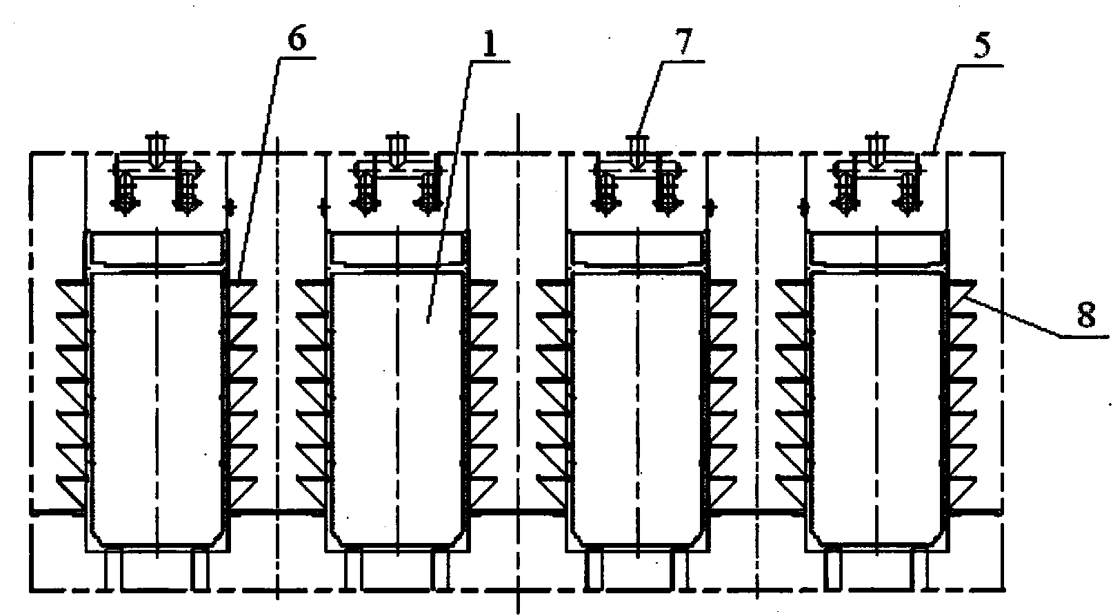 Multi-tube-bundle arrangement structure of low-temperature multi-effect sea water desalination evaporator