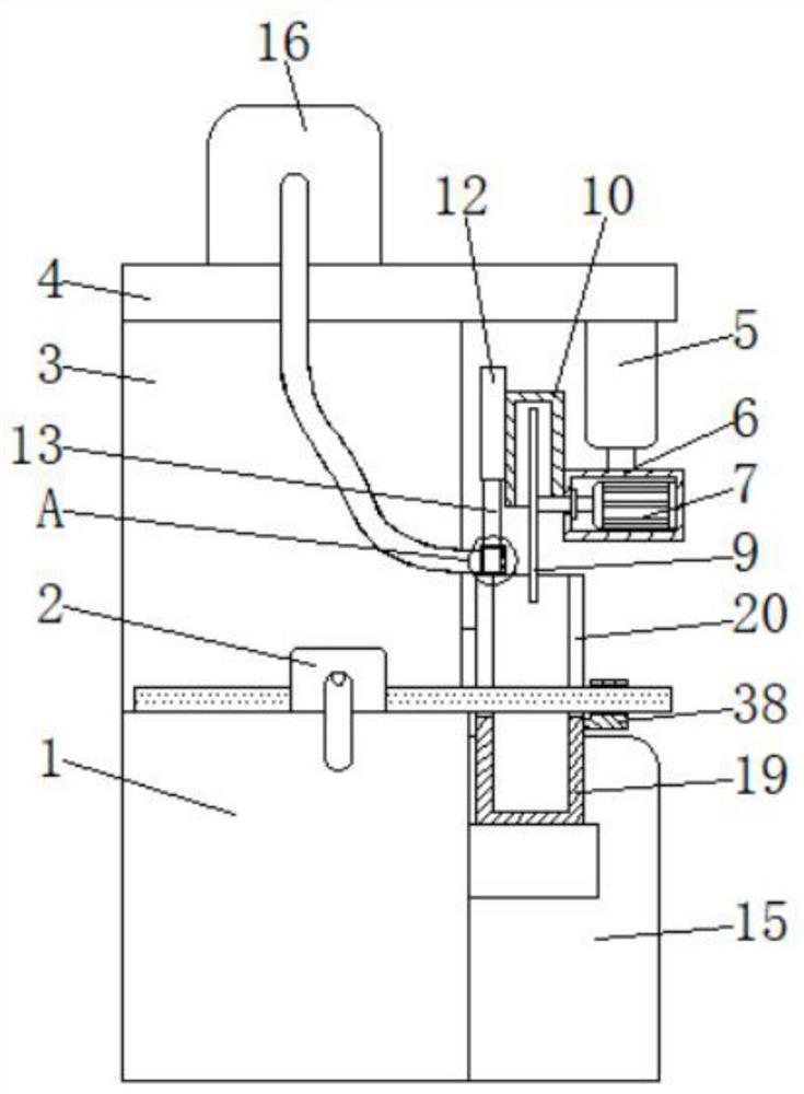 Cooling liquid sputtering prevention device for polymer synthetic new material processing